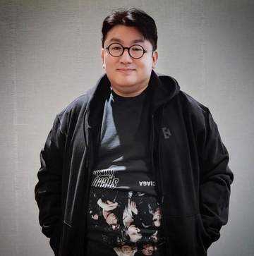 BTS、TXTら所属事務所会長 詐欺的不正取引疑惑で在宅起訴と現地報道 捜査から1年9カ月