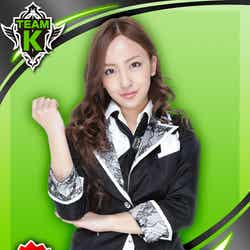 板野友美のカード写真/(C)AKS (C)GREE, Inc./Ateam Inc.