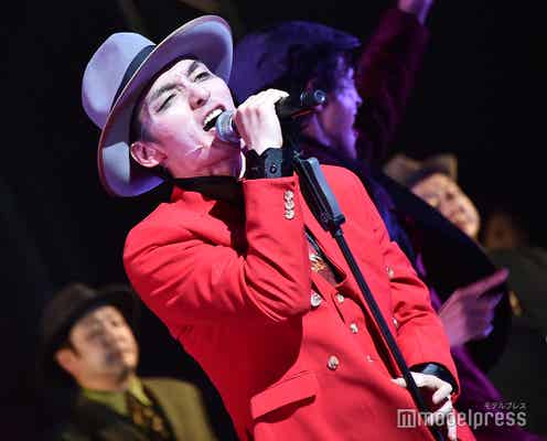 草なぎ剛が叫び踊る、SEXYな絡みも “ギャング”降臨で新境地<アルトゥロ・ウイの興隆>