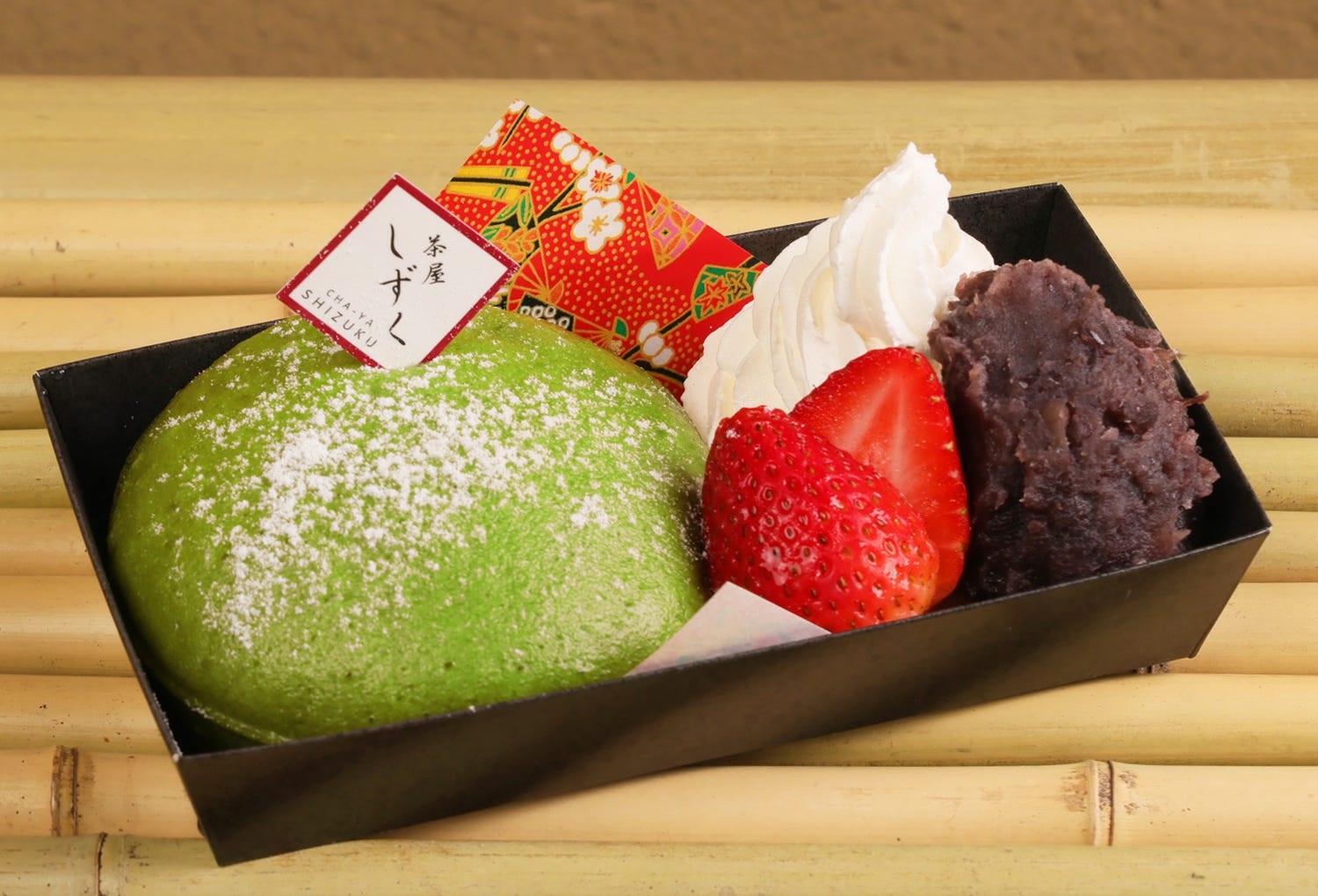 大阪に抹茶グルメ専門店「茶屋 しずく」ふわもち食感の名物“ふかしパウン”やソフトクリーム提供