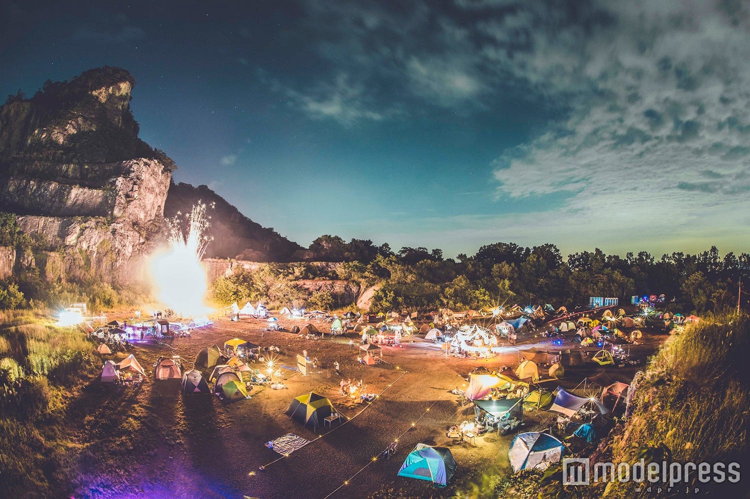 野外フェス「バーニングジャパン2016」新潟で開催 アートテーマは“魔法”