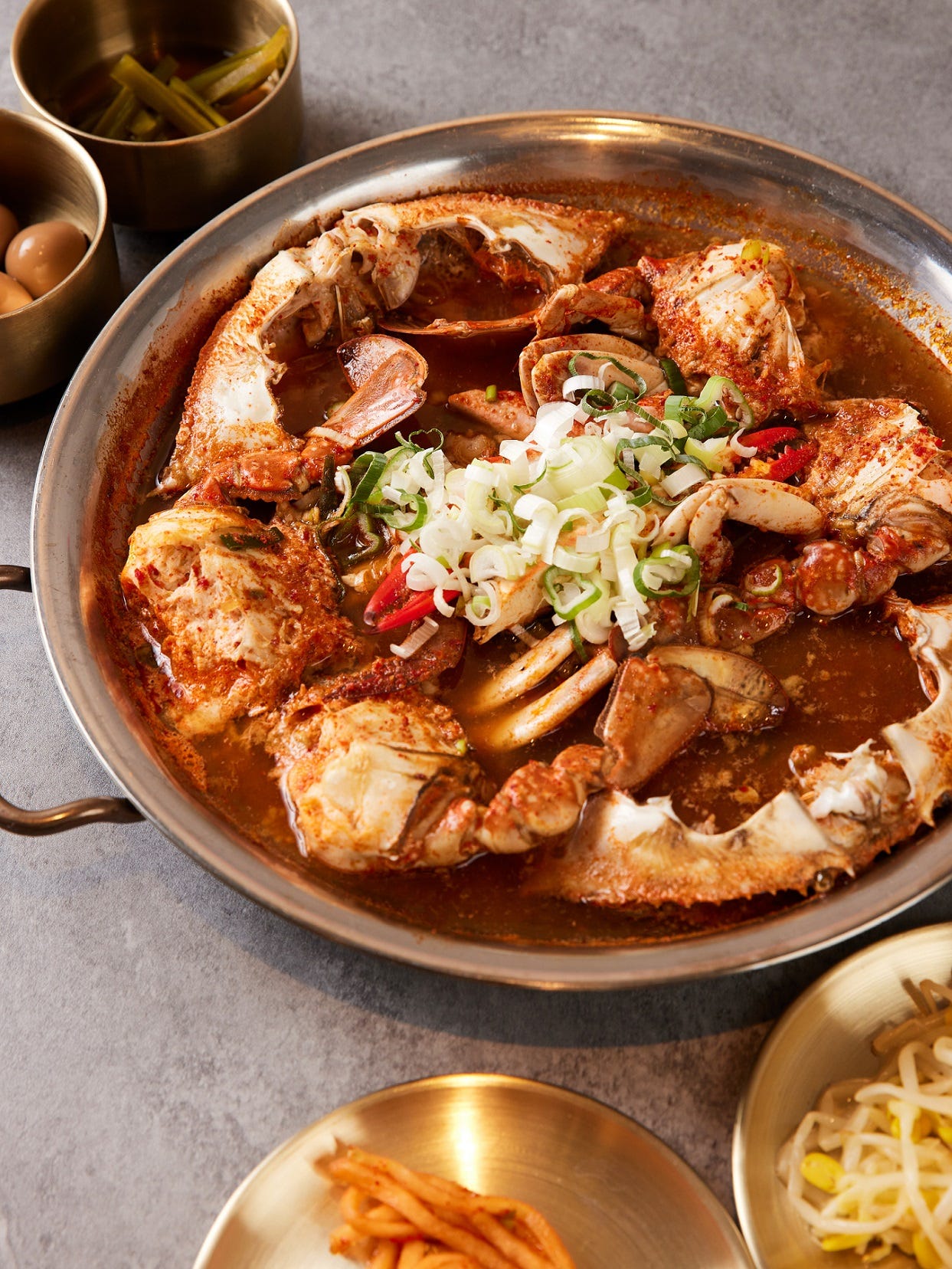 日本初上陸のカンジャンケジャン人気店「シンサコッケタン」大阪・梅田に、本場そのままの美味しさ提供