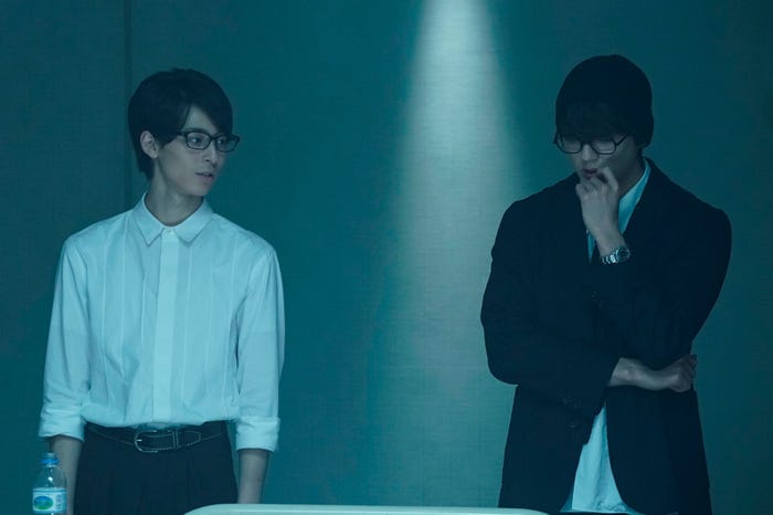 高杉真宙、新田真剣佑(C)2019「十二人の死にたい子どもたち」製作委員会