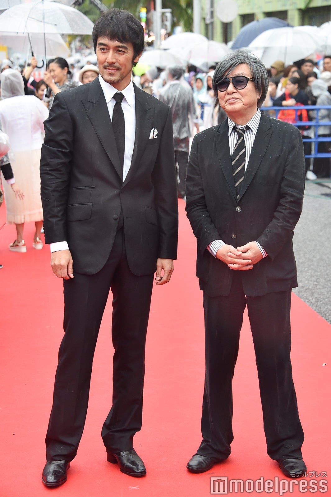 阿部寛、鶴橋康夫監督 （C）モデルプレス