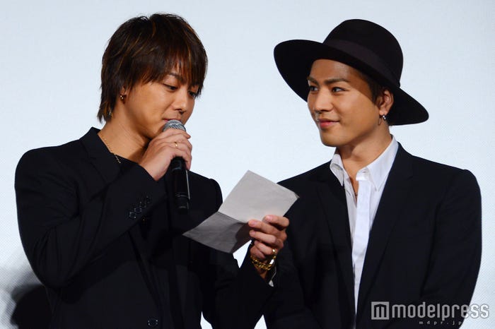 来場者からの質問に答えるTAKAHIROと登坂広臣(C)モデルプレス