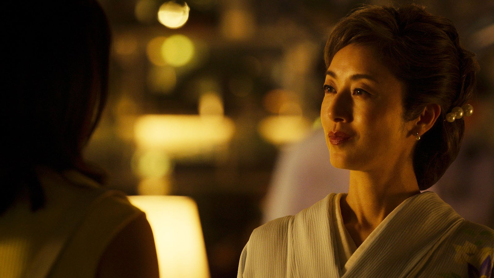 「龍が如く～」場面写真（麗奈ママ）（C）2024 Amazon Content Services LLC or its Affiliates.