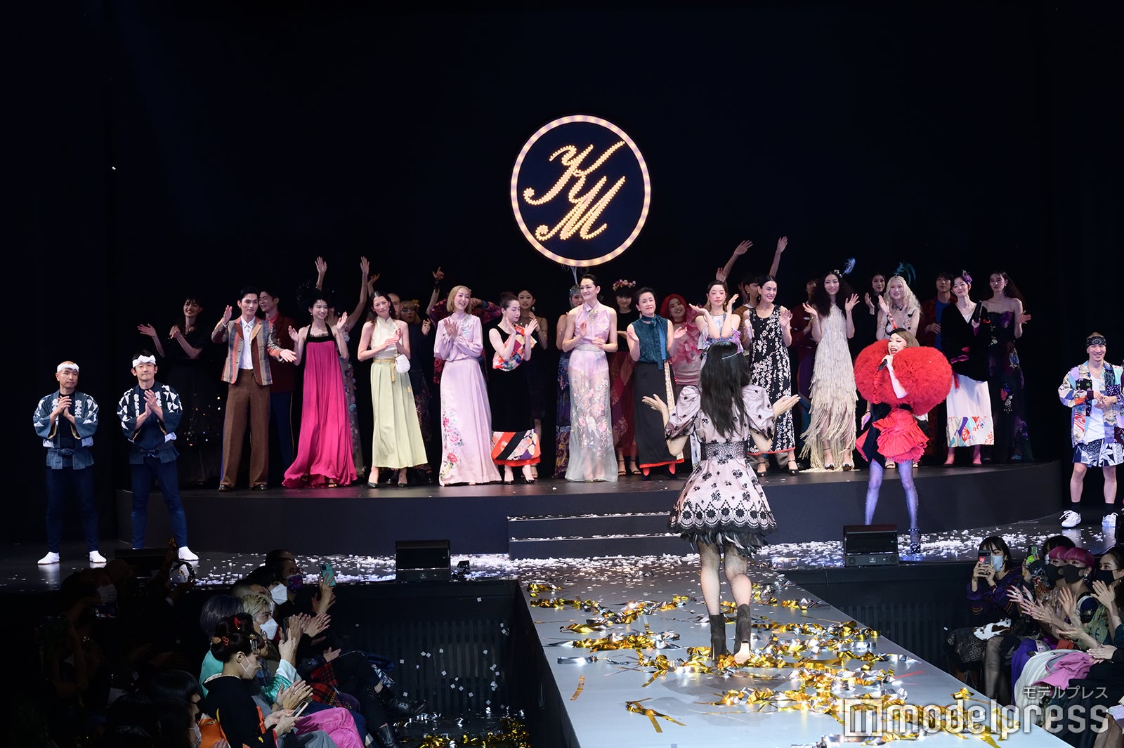 「春はあけぼの、夏は夜、秋は夕暮れ、冬はつとめて…IT’S SHOW TIME」（C）モデルプレス