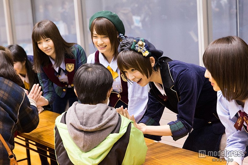 「『誰かのために』プロジェクト」／2013年（C）AKS