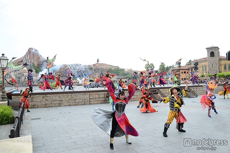 豪華なフィナーレ／「ザ・ヴィランズ・ワールド」