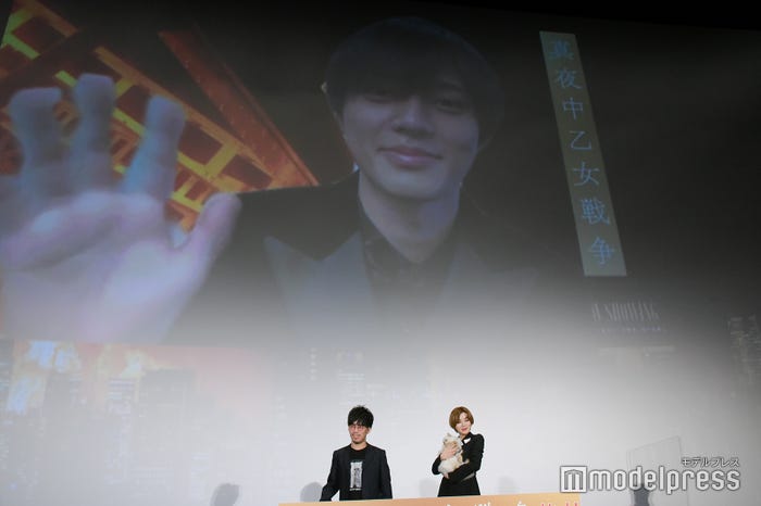 リモートで登場した永瀬廉(左から)二宮健監督、池田エライザ(C)モデルプレス