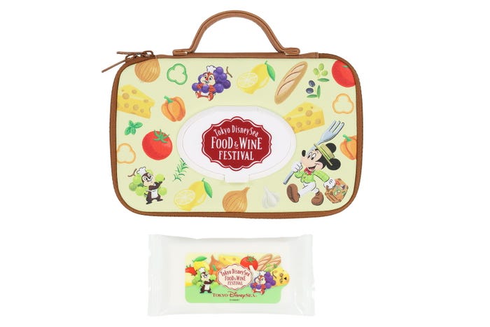 ウェットティッシュケース¥2,500 (C)Disney