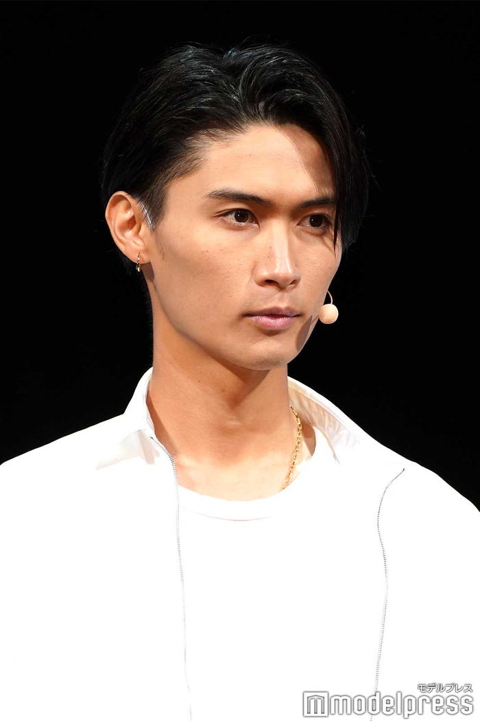 役のレンジョウとは違い、自身を「ドSです」と回答し会場を沸かせた橋本良亮 (C)モデルプレス