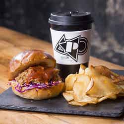 プルドポークバーガーとポテト/画像提供:ノスプロダクター