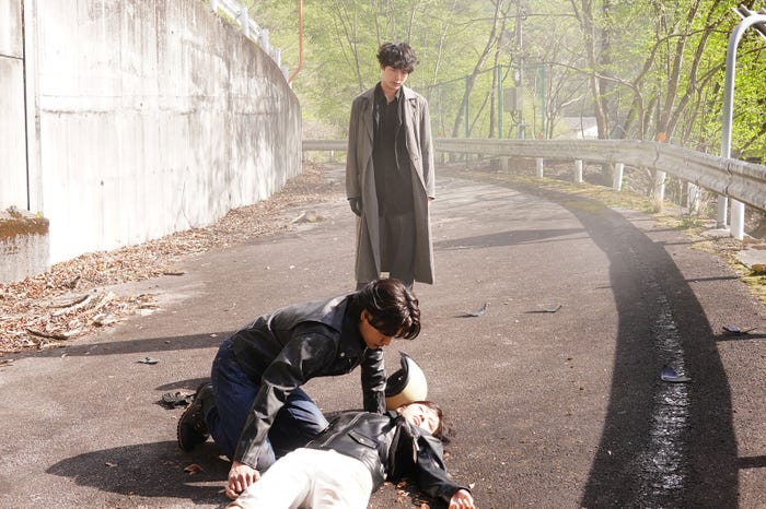 坂口健太郎、井上想良、青島心「Dr.チョコレート」第6話より(C)日本テレビ