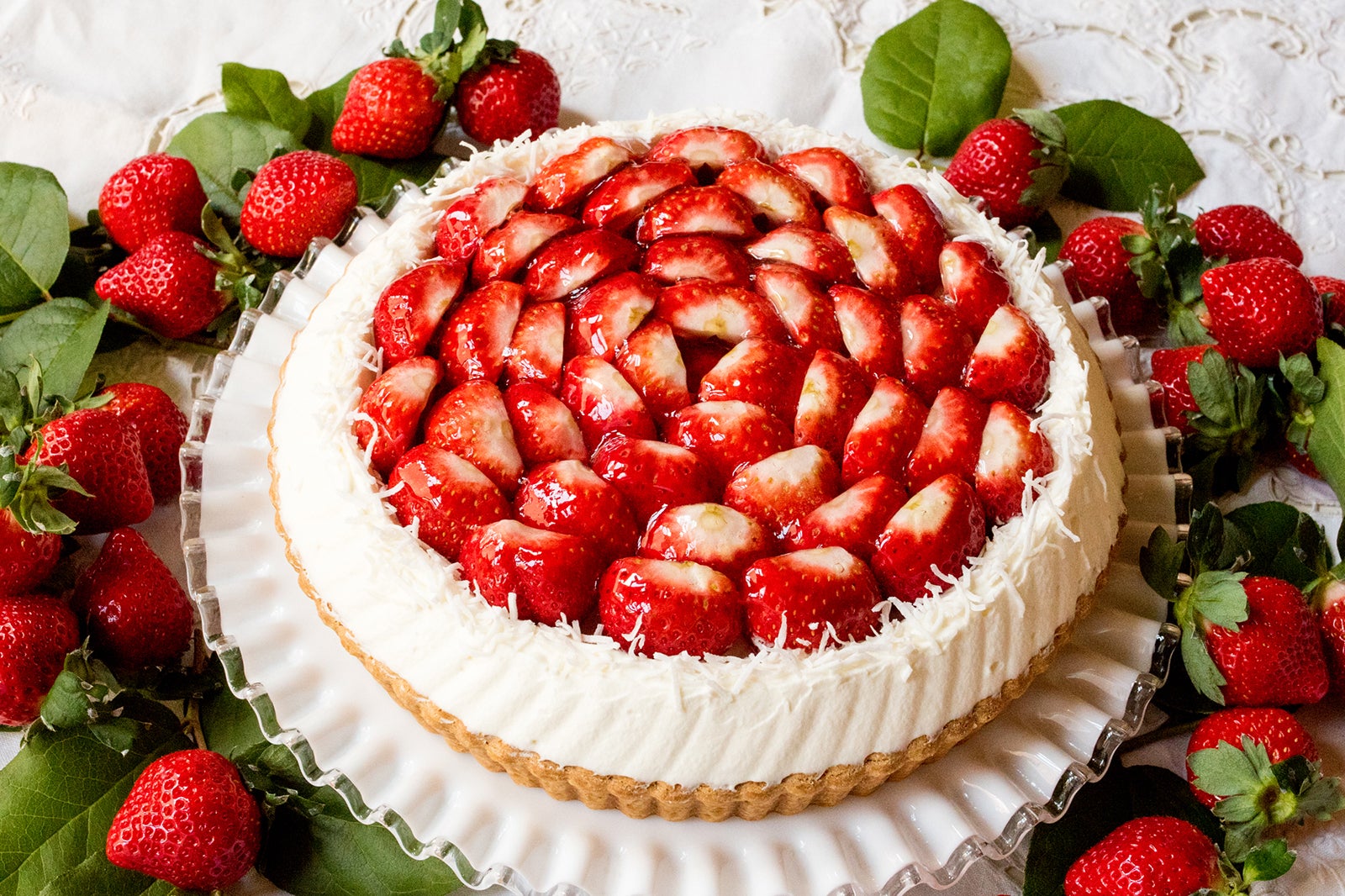 特選 福岡県産 あまおうのタルト
（グランフロント大阪店、京都、福岡限定） piece 1,337 円／whole(25cm) 12,744 円／画像提供：ラッシュ株式会社