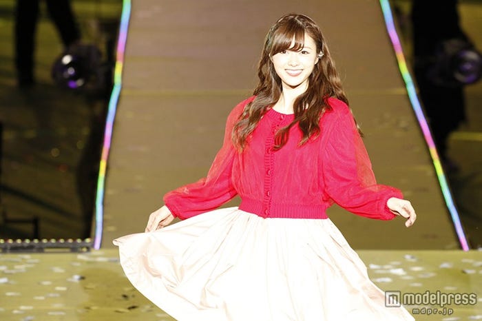 白石麻衣/デビュー3周年記念ライブ『乃木坂46 3rd YEAR BIRTHDAY LIVE』内ファッションショーにて撮影