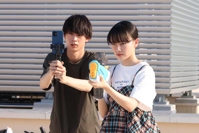 水沢林太郎、上坂樹里「ビリオン×スクール」第5話より(C)フジテレビ