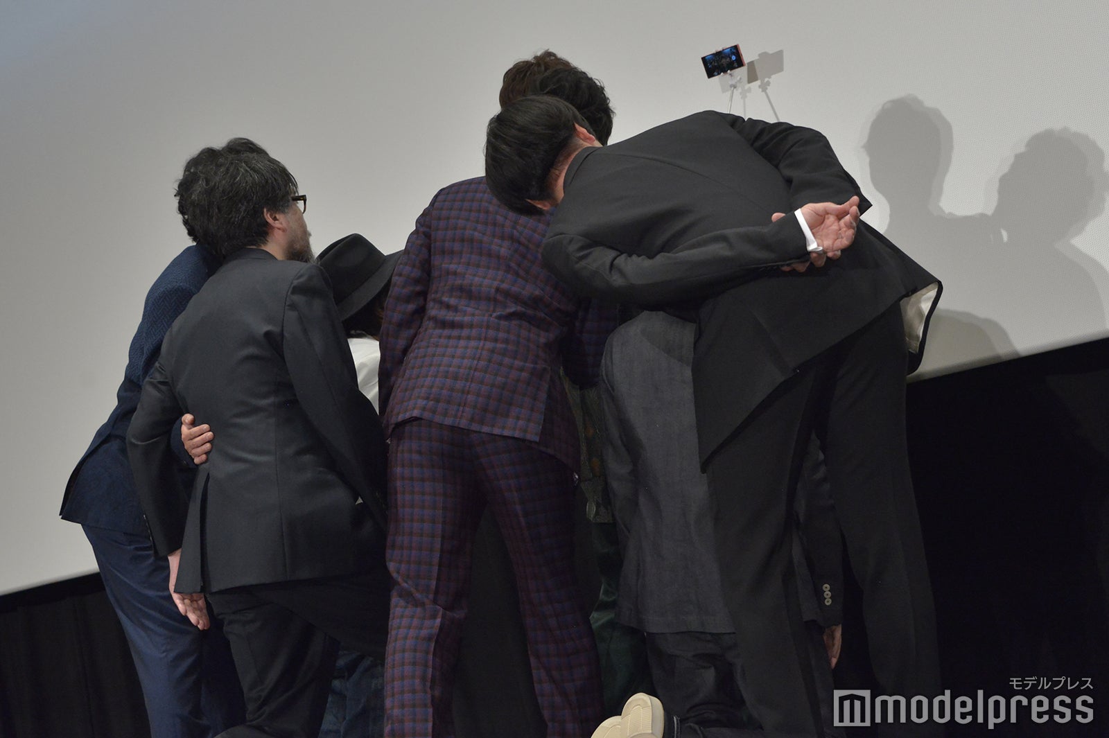 最後は観客と一緒に自撮り （C）モデルプレス