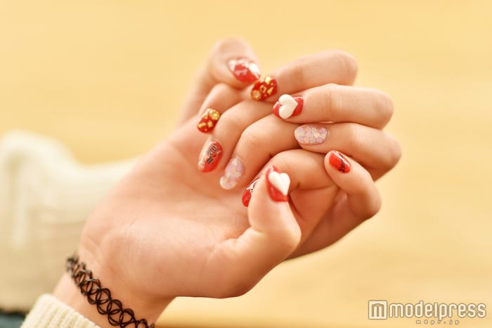 ぺえ/この日のネイルはバレンタインを意識(C)モデルプレス