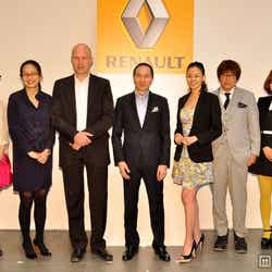 コラボレーションショップを作り上げたメンバー+ルノー・ジャポンCOO大極司、(写真右から3番目)SHIHO