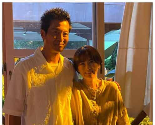 「相棒」“亀山夫婦”鈴木砂羽&寺脇康文、肩寄せ合う密着オフショット「素敵すぎる」「やっぱり大好き」の声