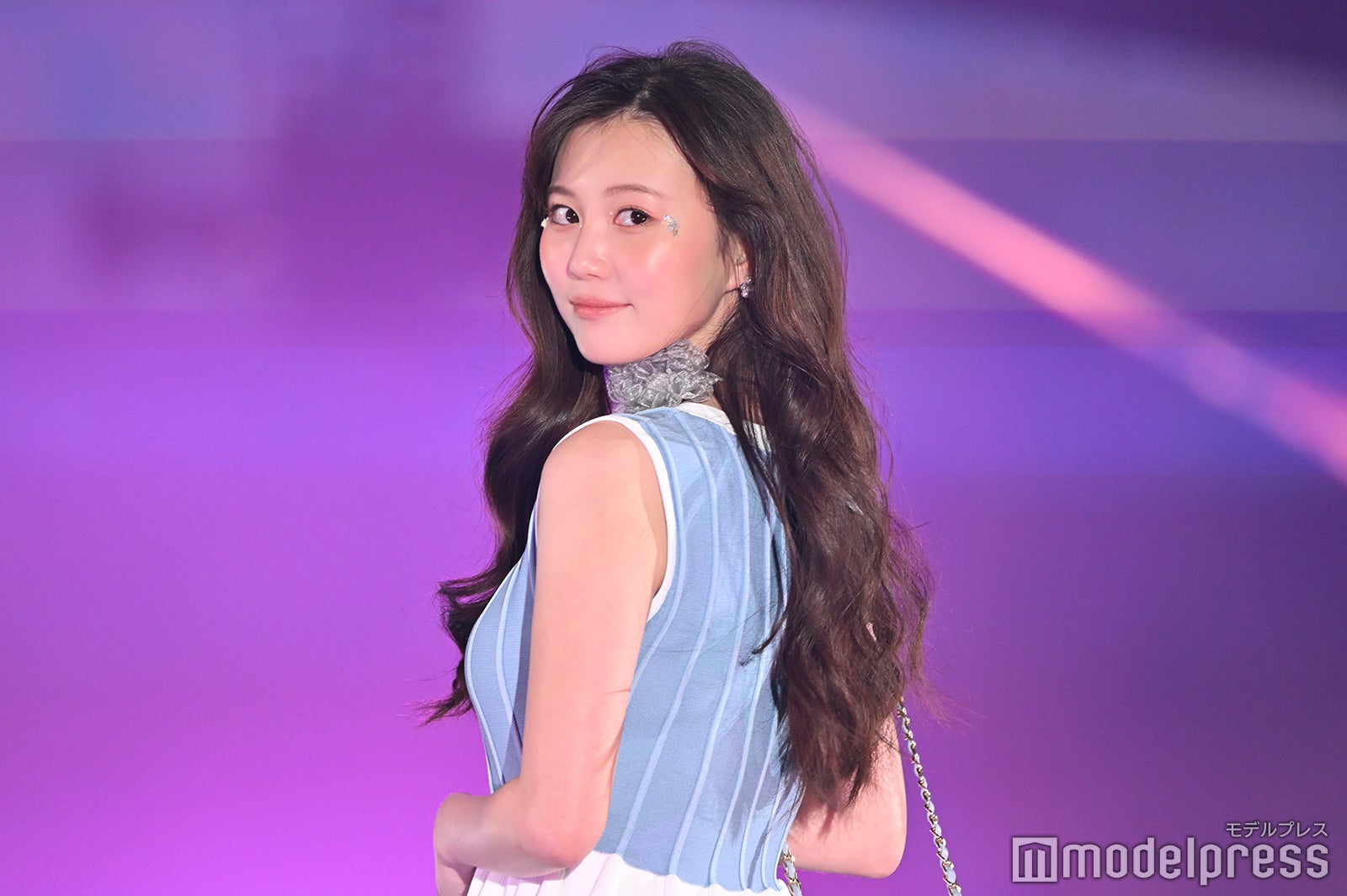 美人インフルエンサー、ばっさりカットの新ヘア披露「前髪復活嬉しい」「かっこよくて可愛い」と絶賛の声