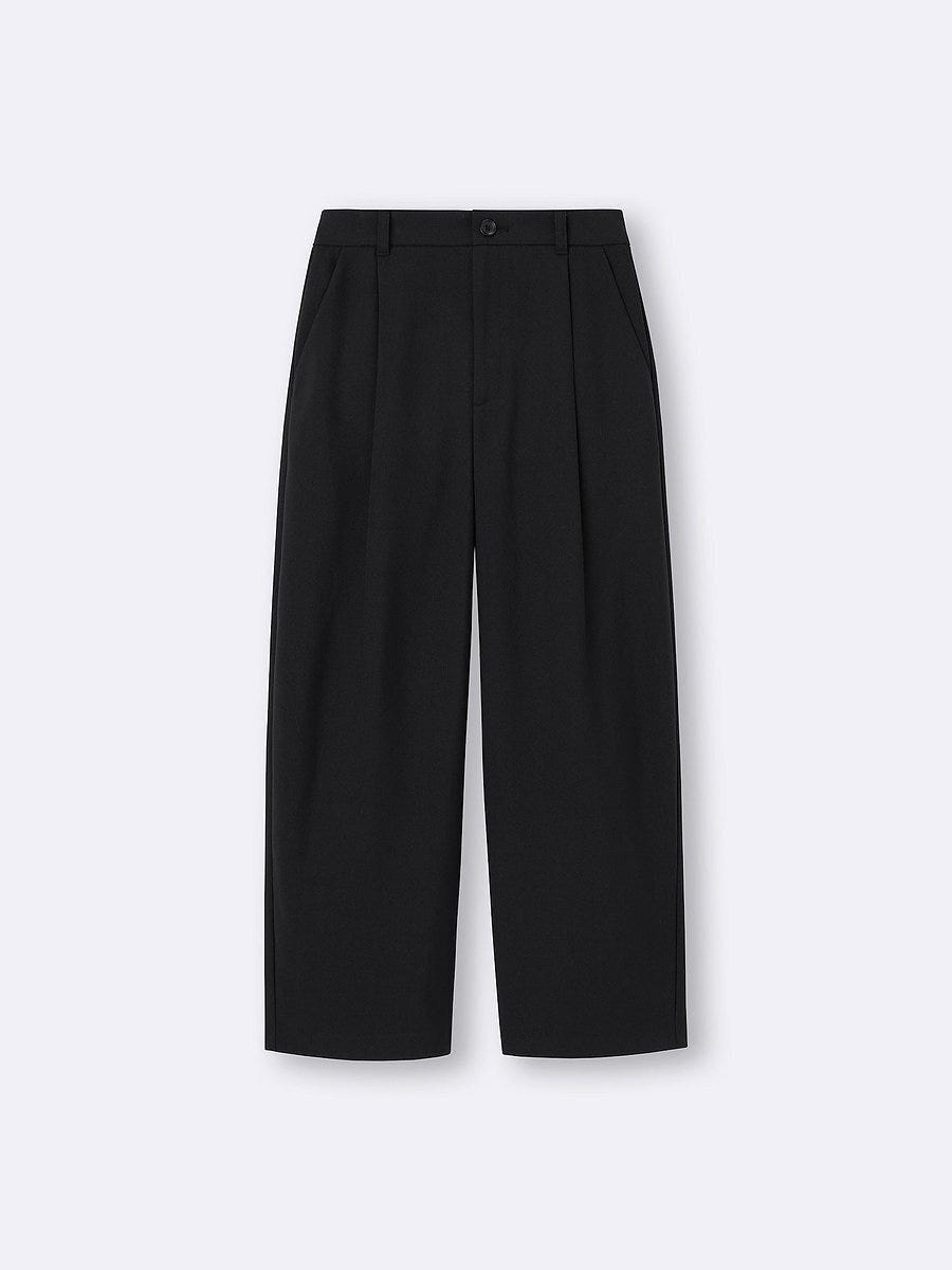 GUのワイドテーパードアンクルパンツ