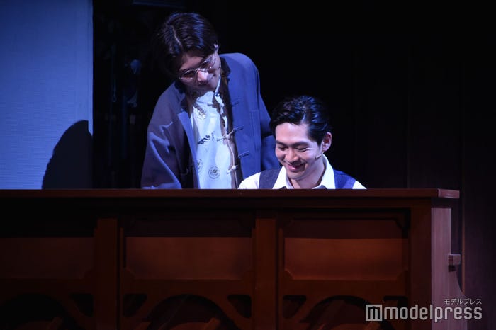 (左から)白洲迅、松下洸平(C)モデルプレス