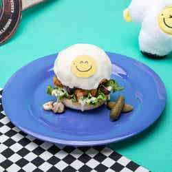 ROMY クリームチキンバーガー税込1,540円(C)TRUZ