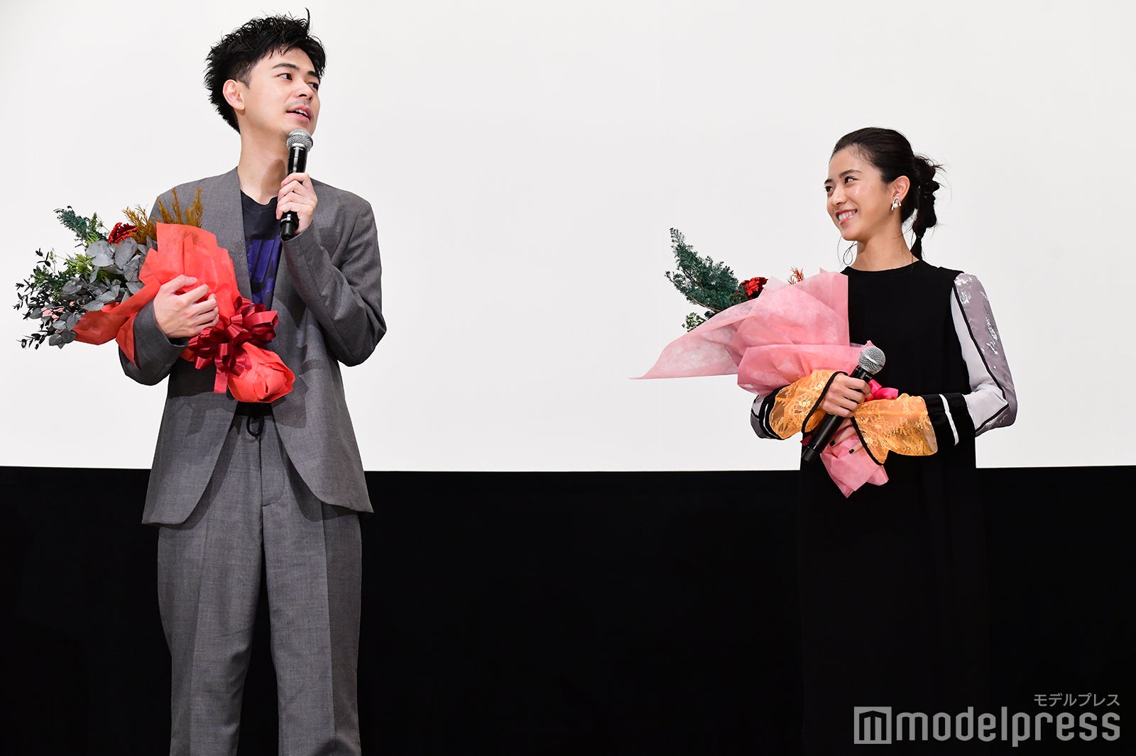 成田凌、黒島結菜（C）モデルプレス