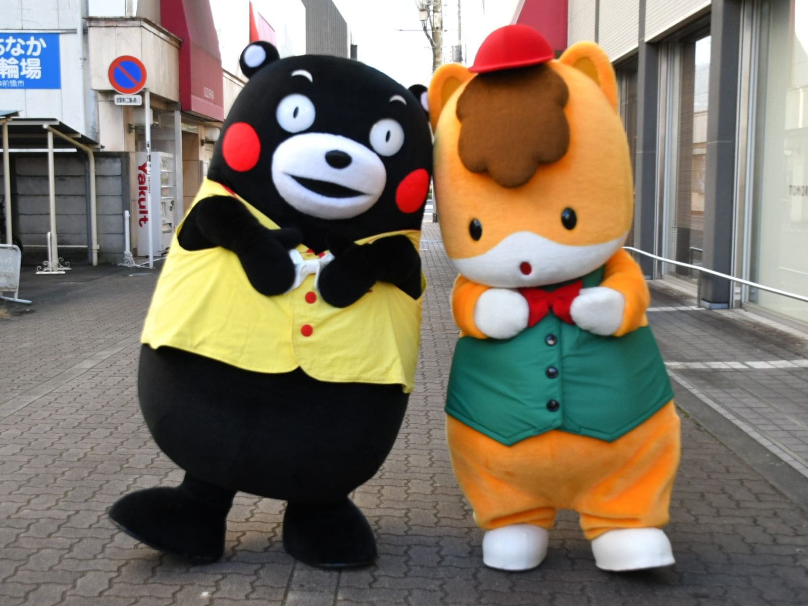 「くまモンすてきだね」「ぐんまちゃんもすてきだよ」=9月27日・28日、群馬県庁・商店街など