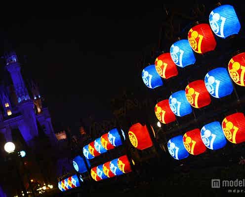 ディズニー、夏祭りムード満点のパーク昼夜比較