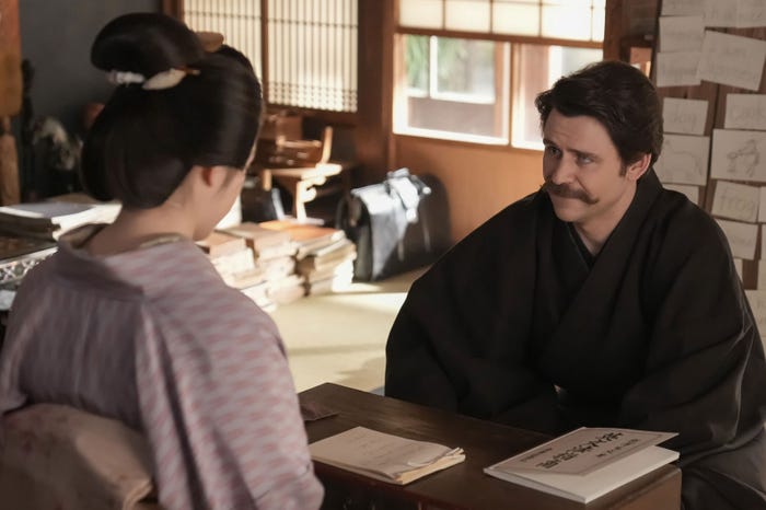 高石あかり、トミー・バストウ「ばけばけ」第107話(C)NHK