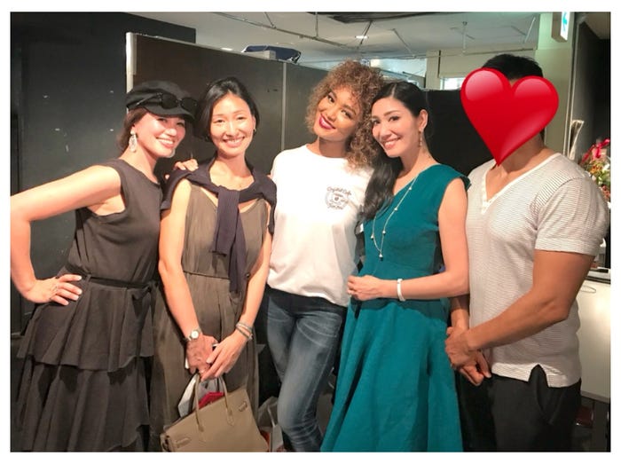 兄弟姉妹とCrystal Kayのライブに行ったアンミカ/アンミカオフィシャルブログ(Ameba)より