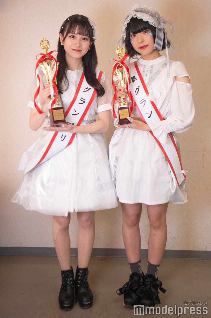 グランプリを獲得したひなさん、準グランプリを獲得したP!さん(C)モデルプレス