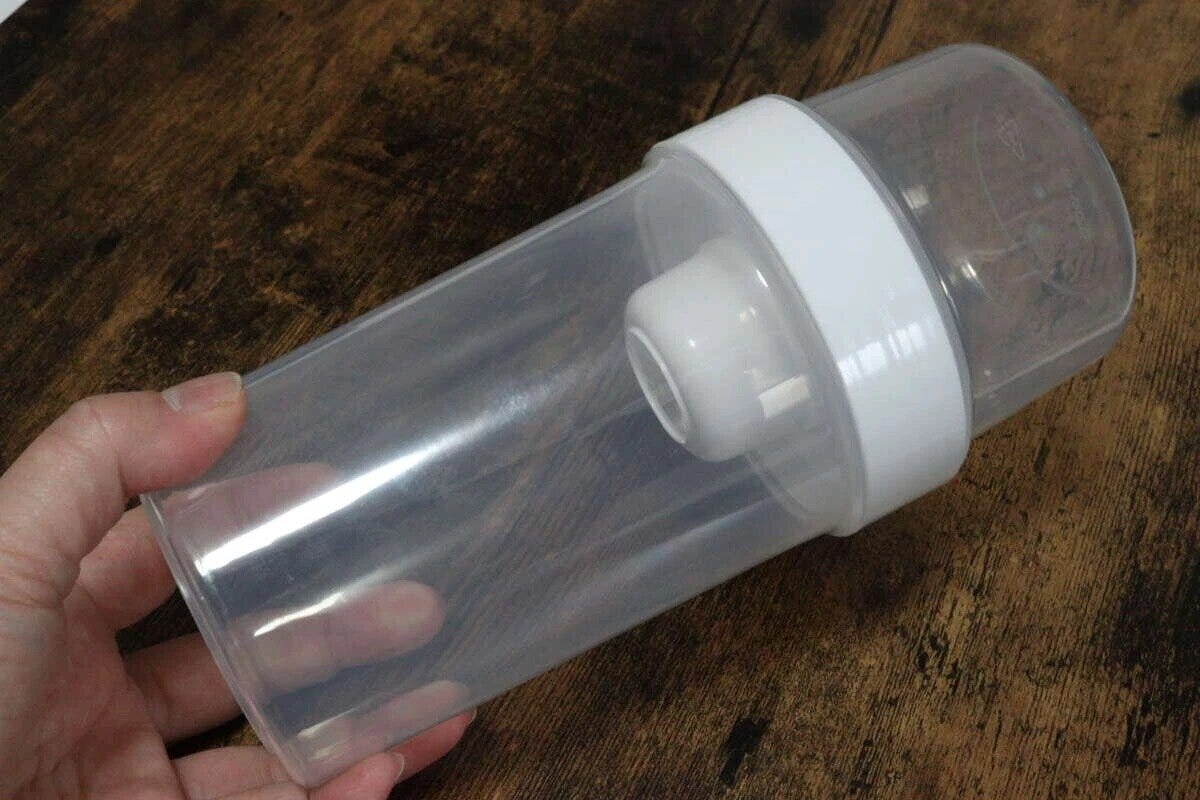 ダイソー　サラダボックス（二段式）