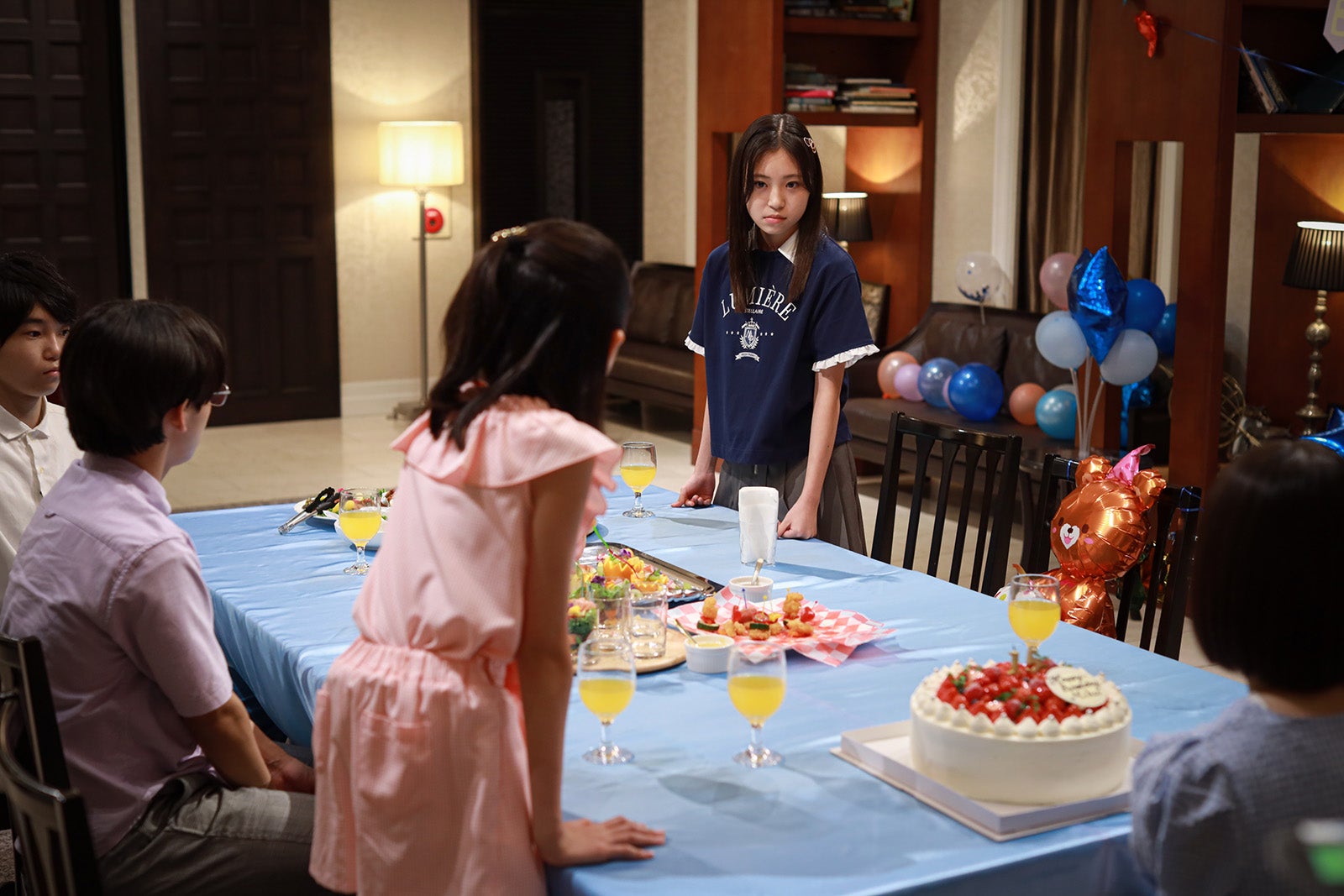 新井美羽「スカイキャッスル」第7話より（C）テレビ朝日