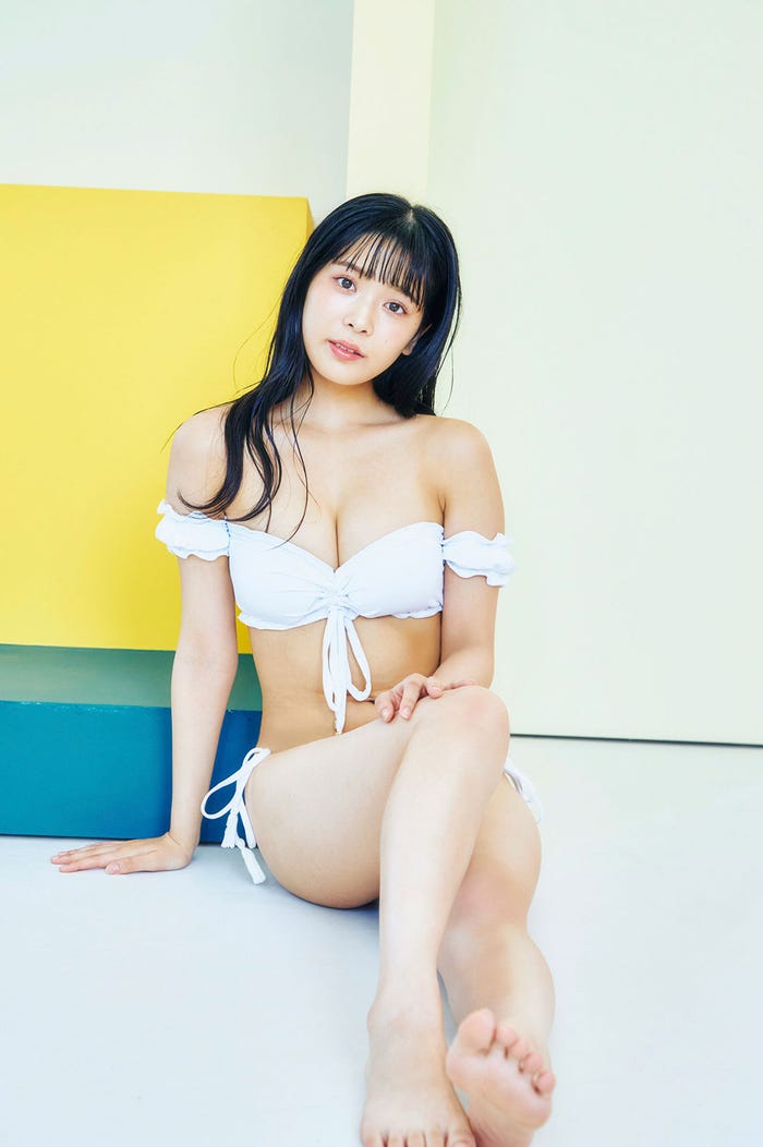 安田桃寧(C)髙橋慶佑、光文社