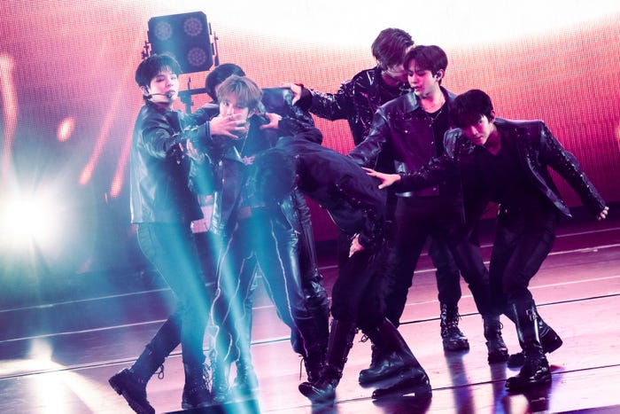 EVNNE(C)The Performance/撮影:田中聖太郎写真事務所