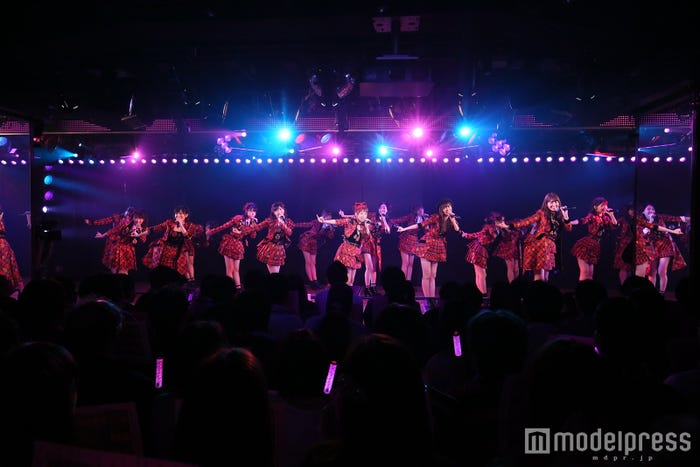 「高橋みなみ卒業特別記念公演~10年の軌跡~」(C)AKS