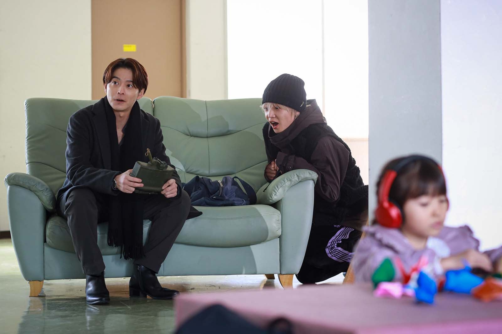 小池徹平、佐藤大樹、磯村アメリ「離婚しない男―サレ夫と悪嫁の騙し愛―」最終話より（C）テレビ朝日