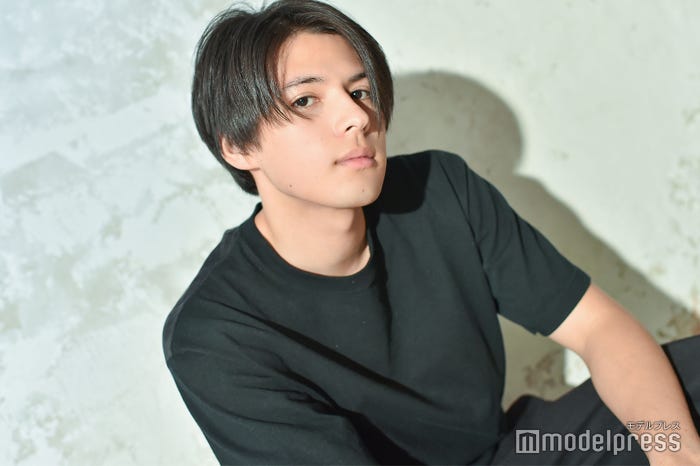 青山ウィリアム(C)モデルプレス