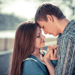 ドストライク♡男の「恋愛対象になる」女性の特徴4つ!