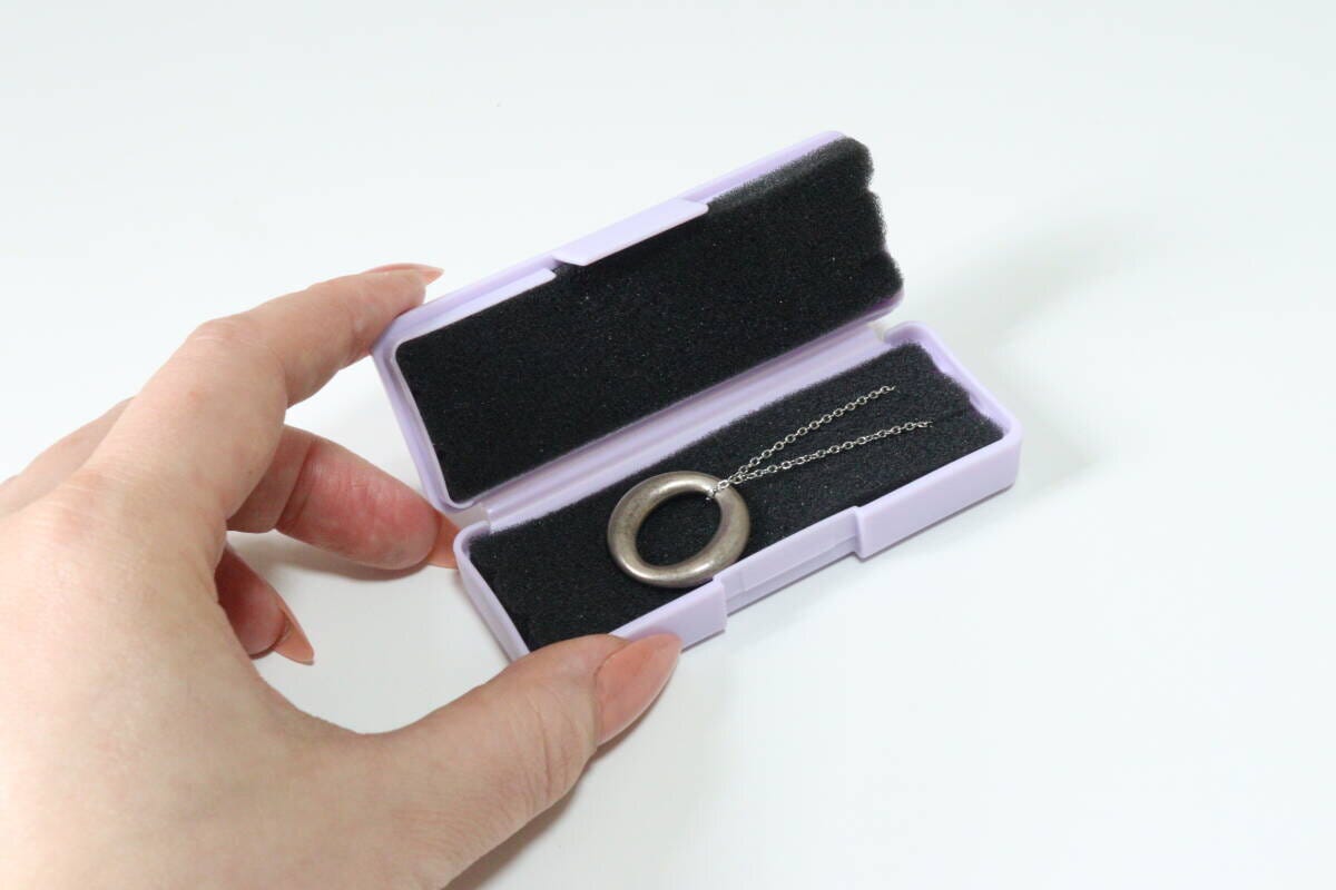 セリア クッション付きアクセサリーケース セリアのクッション付きアクセサリーケース