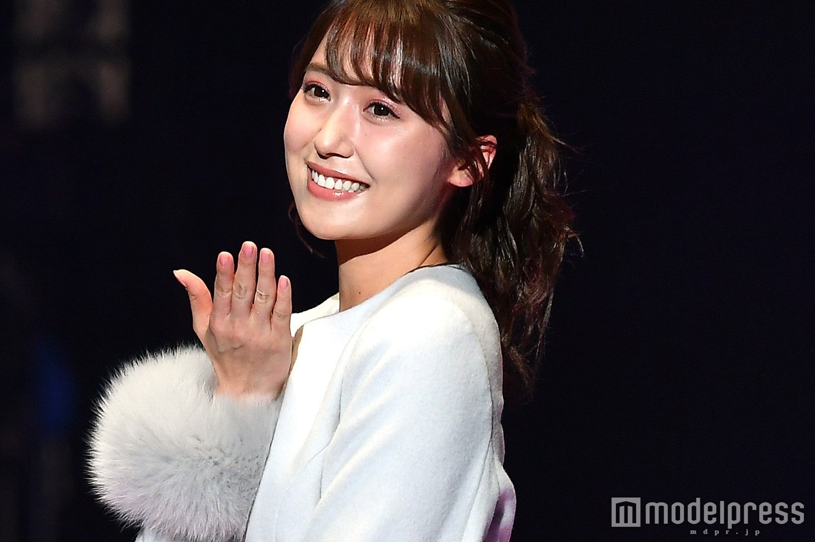 乃木坂46衛藤美彩のモテオーラがすごい 投げキッスで魅了＜TGC2017A／W