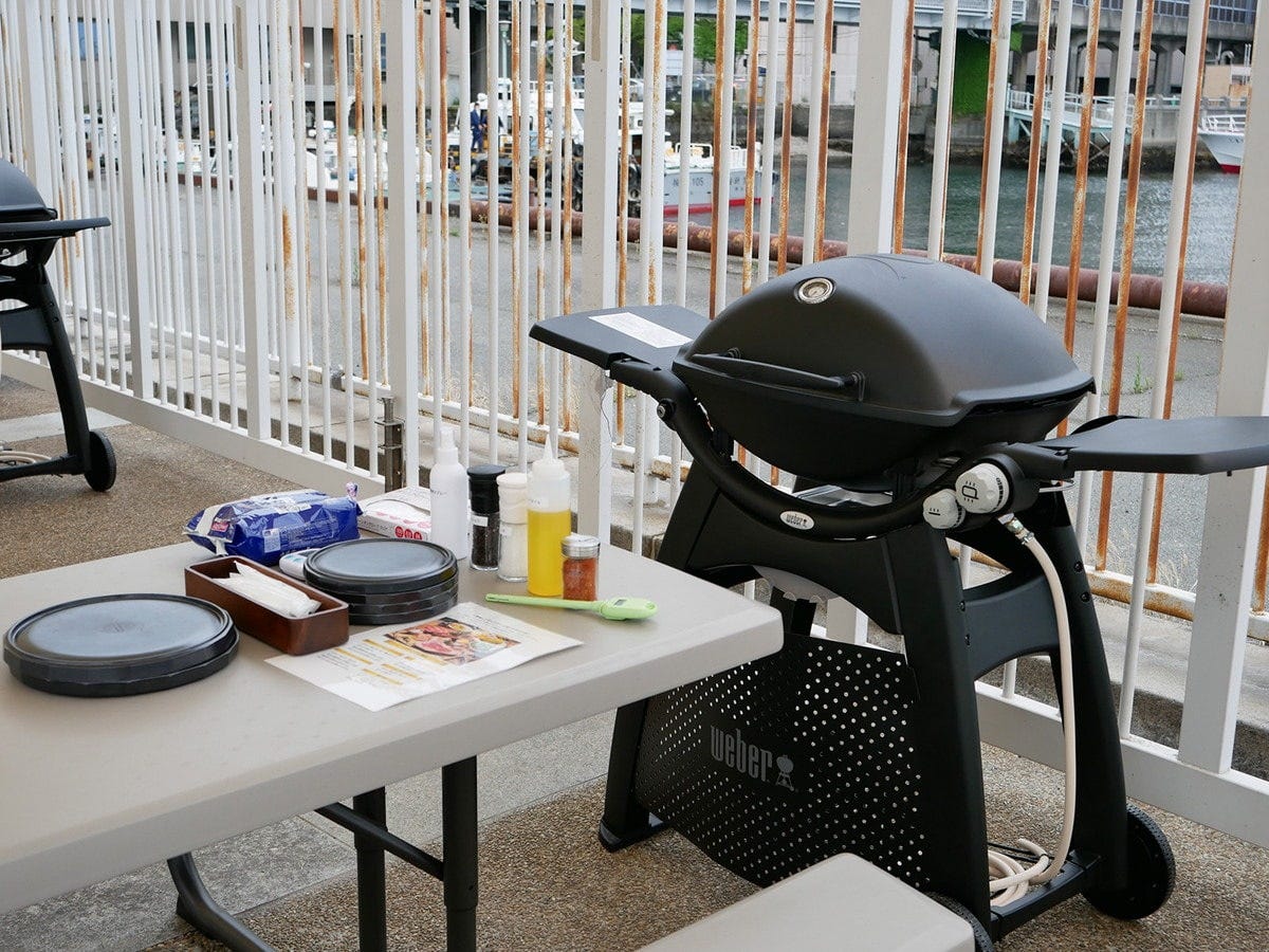 専用のBBQグリルが設置されているBBQテラス（筆者撮影）