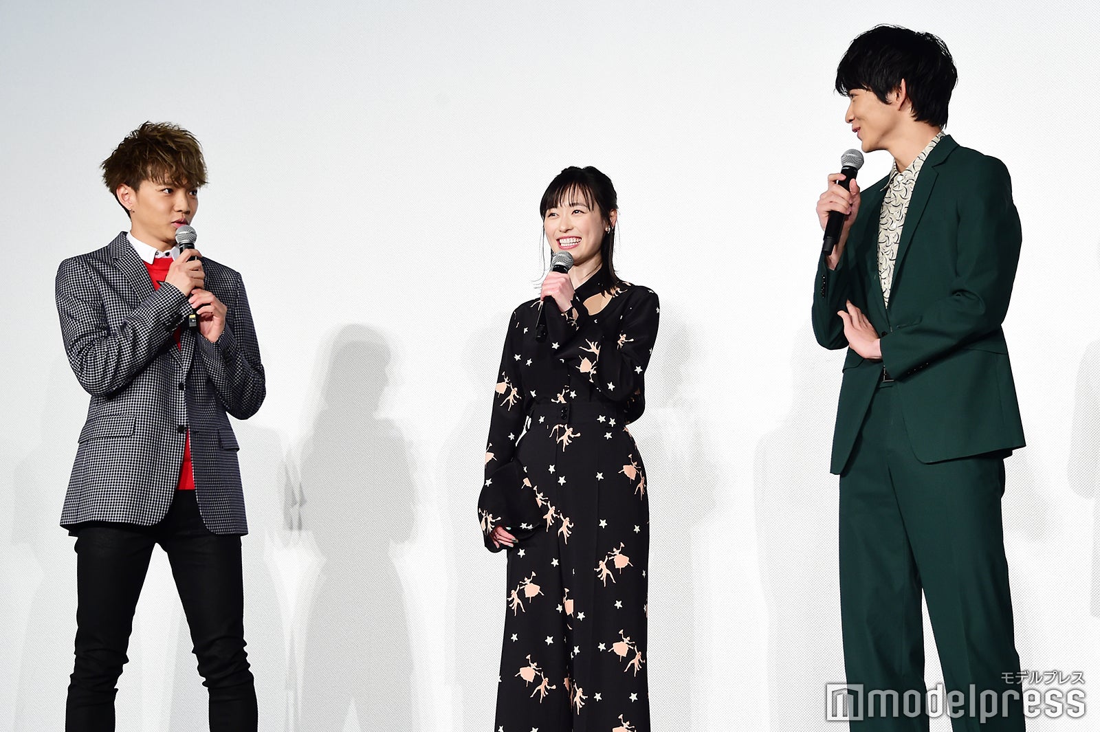 佐藤大樹、福原遥、鈴木仁 （C）モデルプレス