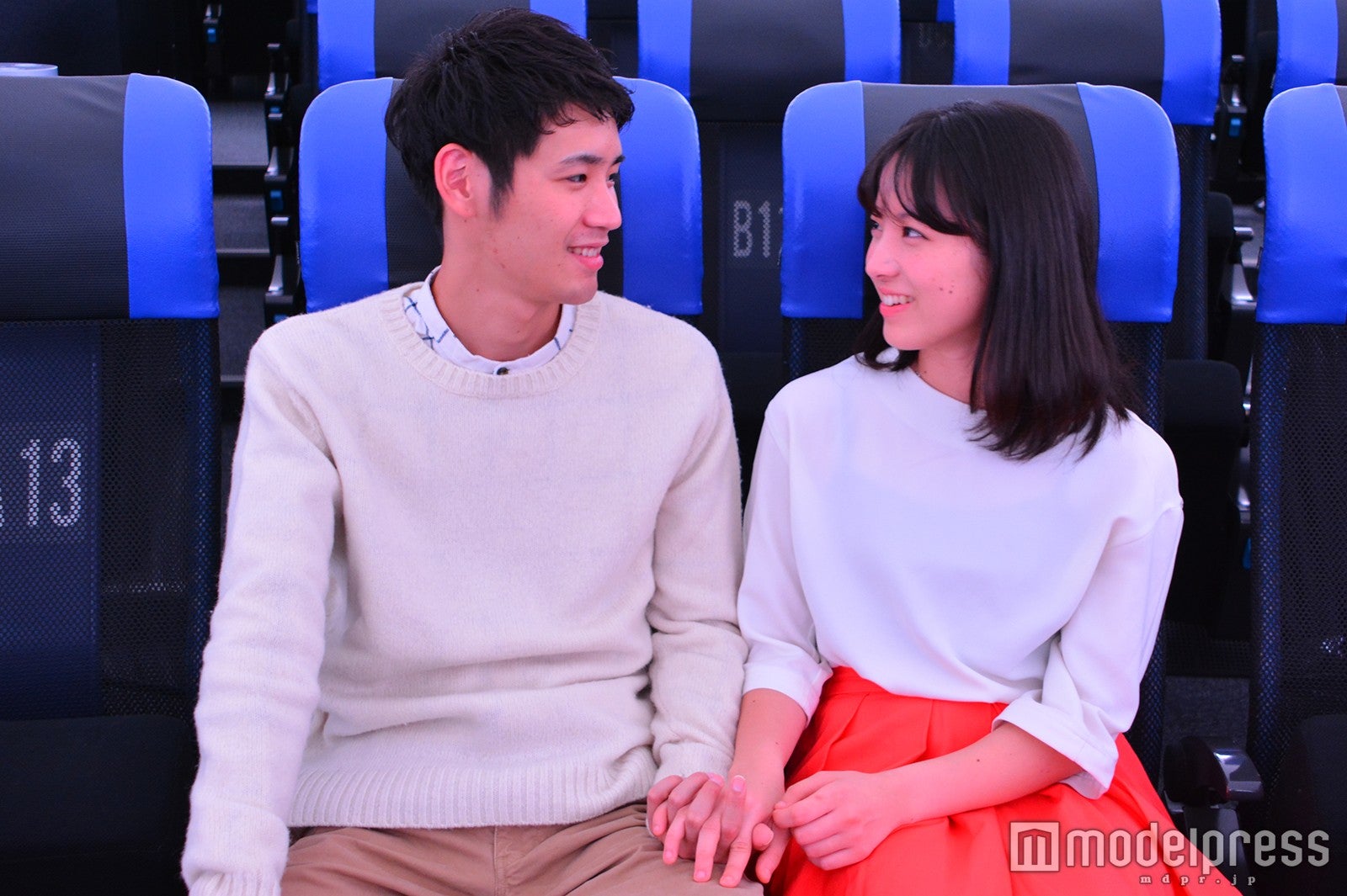 星空の下で彼との距離を縮められそう（C）モデルプレス