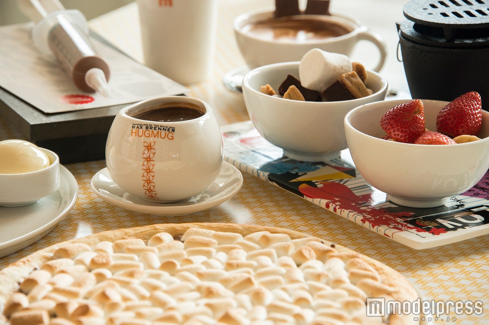 チョコレートピザをはじめチョコレートメニューが充実／画像提供：イクスピアリ