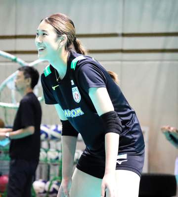 バレー女子 エース佐藤淑乃 アジア選手権へ「オフェンスを見直し」VNLの敗戦糧に「オリンピックの出場権を獲得します」と宣言